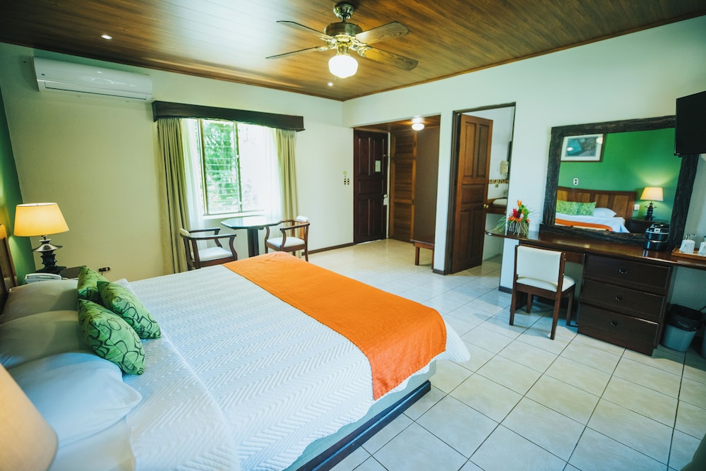 Tilajari Hotel Resort And Conference Center 30/70