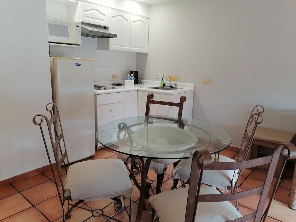 Hotel And Suites Las Palmas Los Cabos 49/68