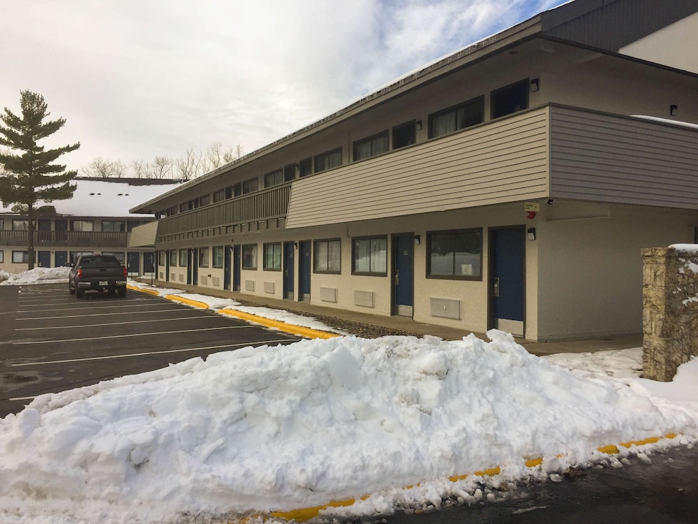 Motel6 Burnsville, MN 40/46