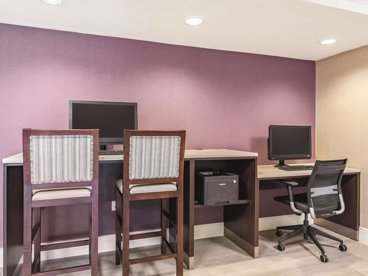 La Quinta Inn And Suites By Wyndham Salem Nh 29/42