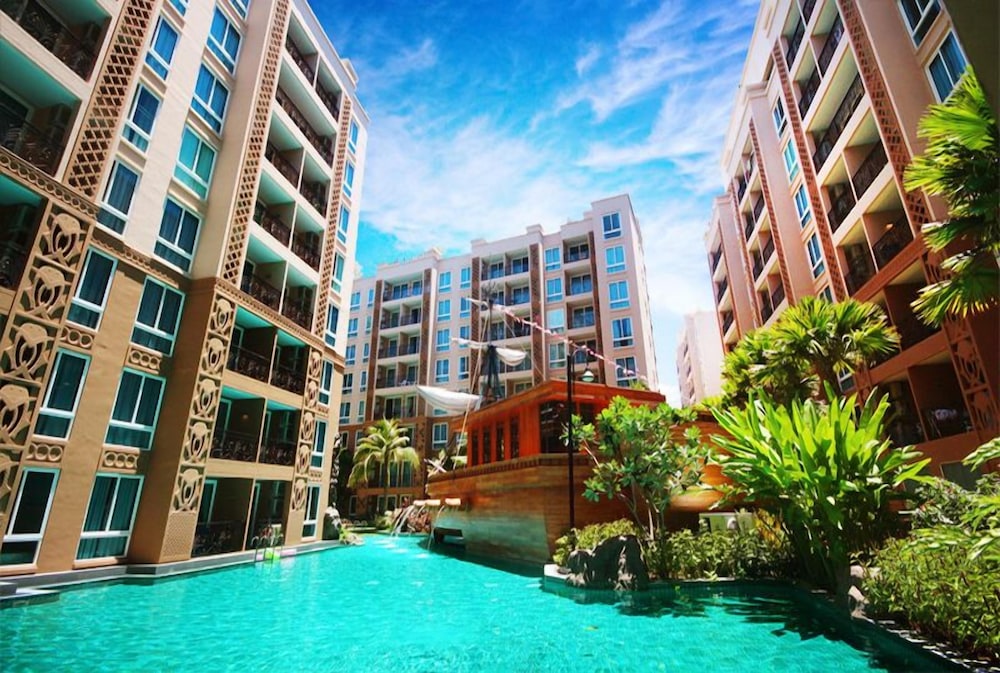 Atlantis Condo And Water Park Pattaya By The Sea 40/50