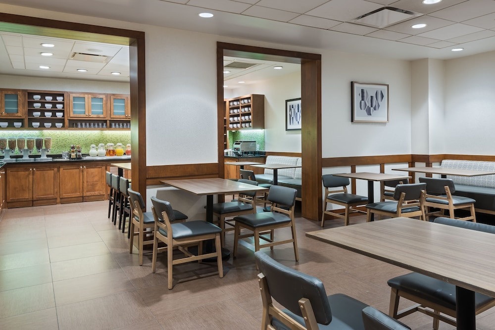 Hyatt Place Boston/Medford 37/49