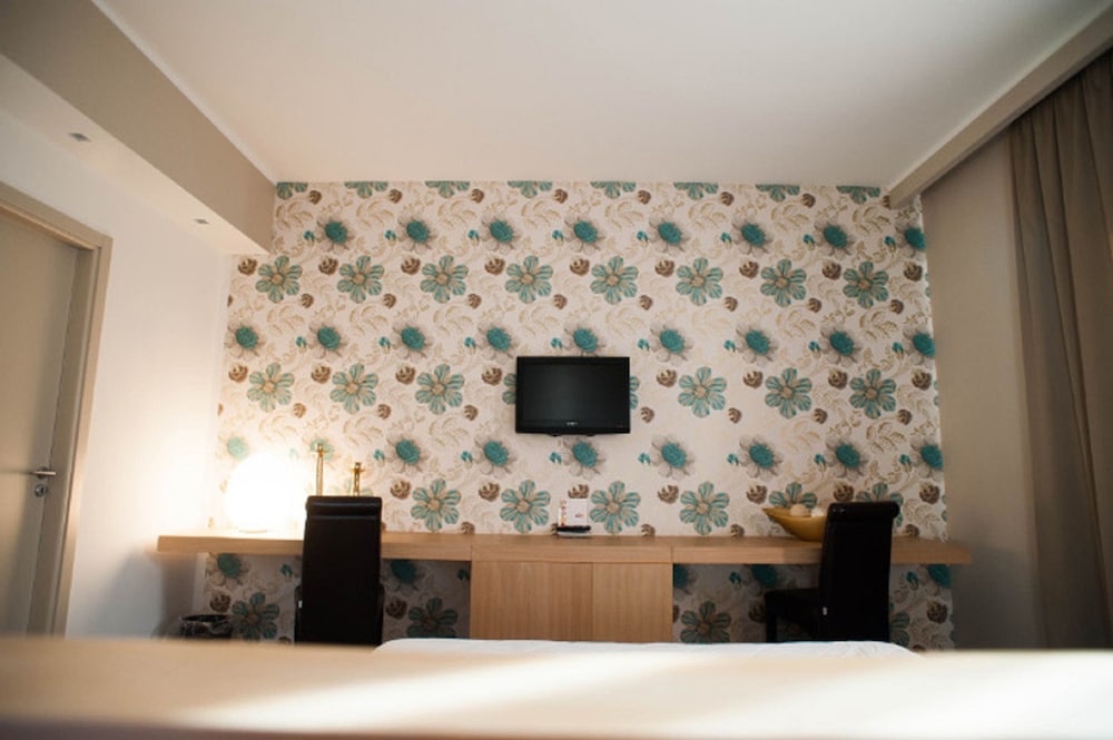 Ferro Hotel 31/33