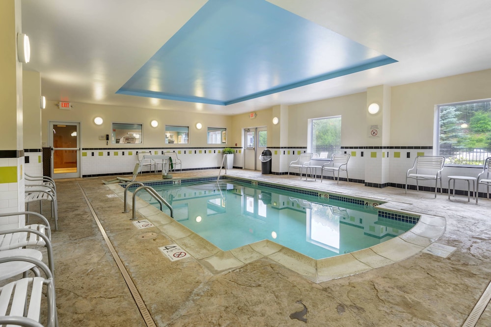 Fairfield Inn Suites Hooksett 22/50