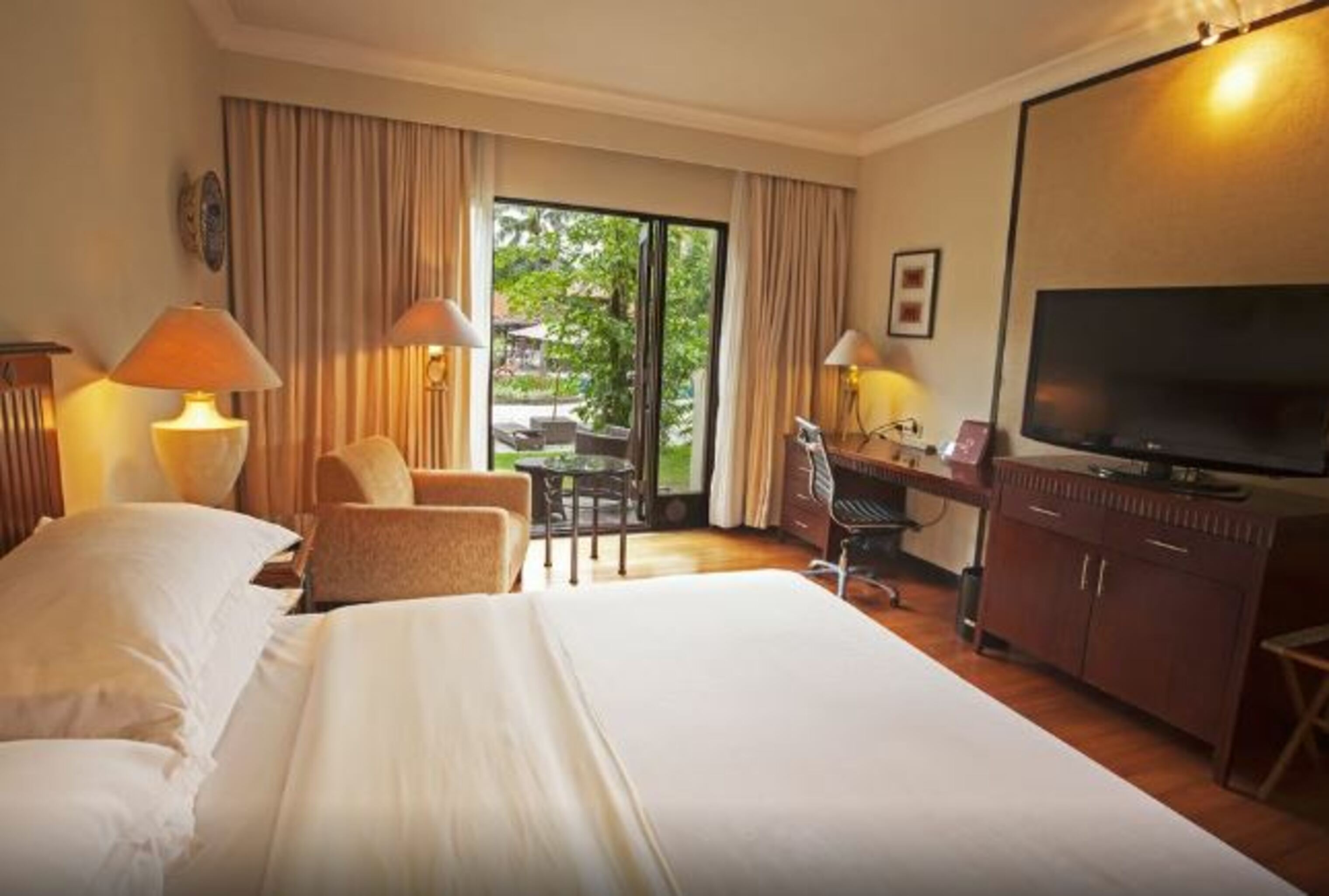 SHL Hotel and Resort 20/77