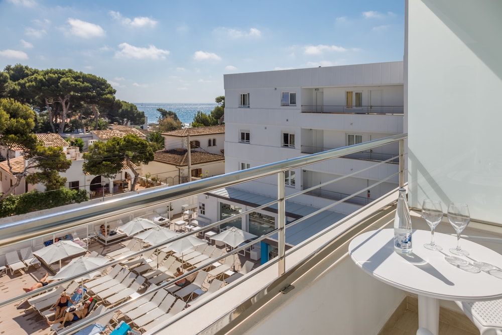 WelikeHotel Triton beach 8/48