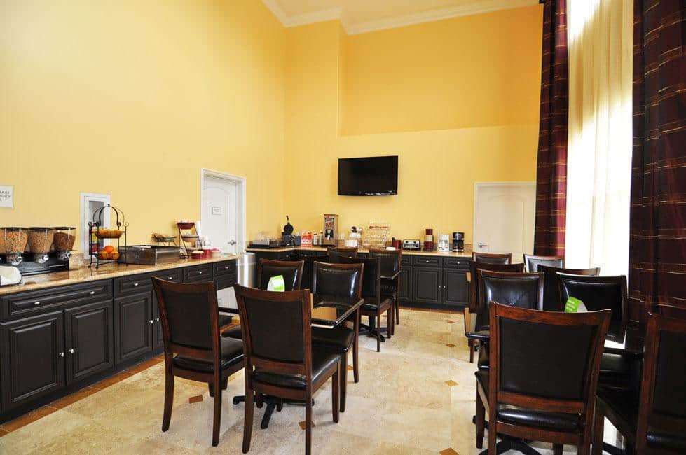 La Quinta Inn Suites Moreno Valley 46/53
