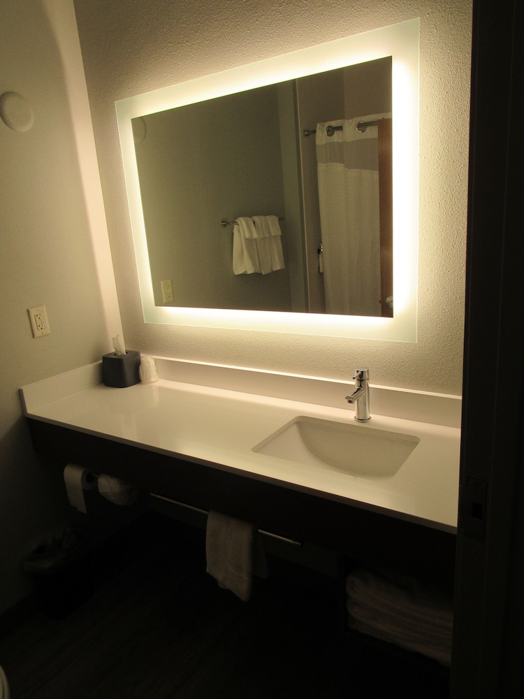 غرفة قياسية بسرير مزدوج، Holiday Inn Express and Suites Lincoln South 7/8