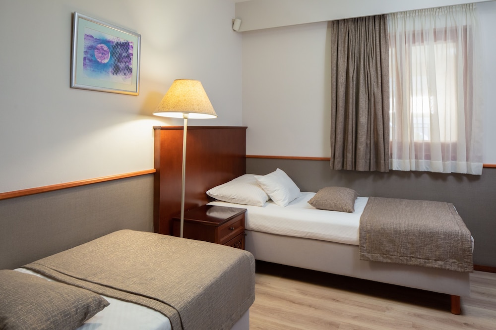 APARTHOTEL TAMARIS 10/74