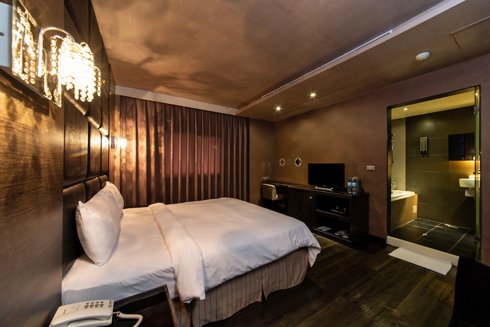 The River Fashion Hotel 17/65