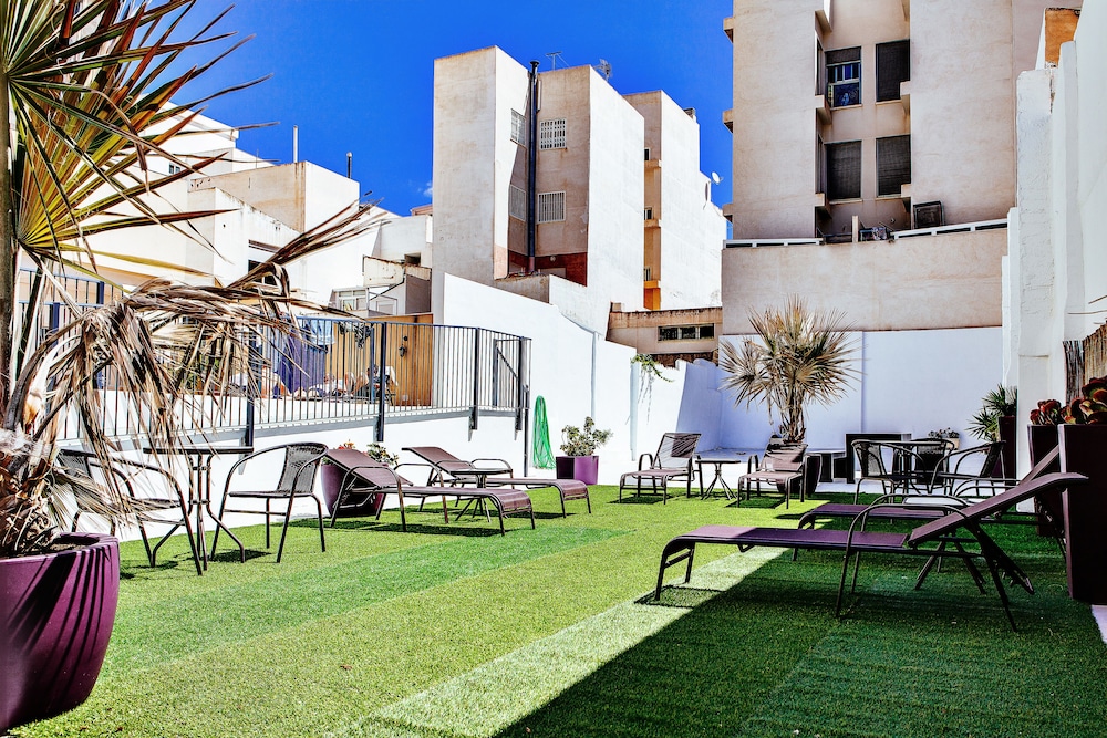 Madrid Hotel 67/73