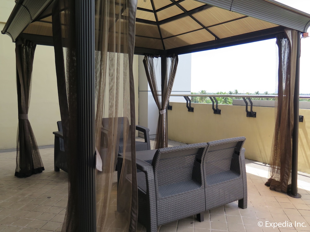Big 8 Corporate Hotel 35/64