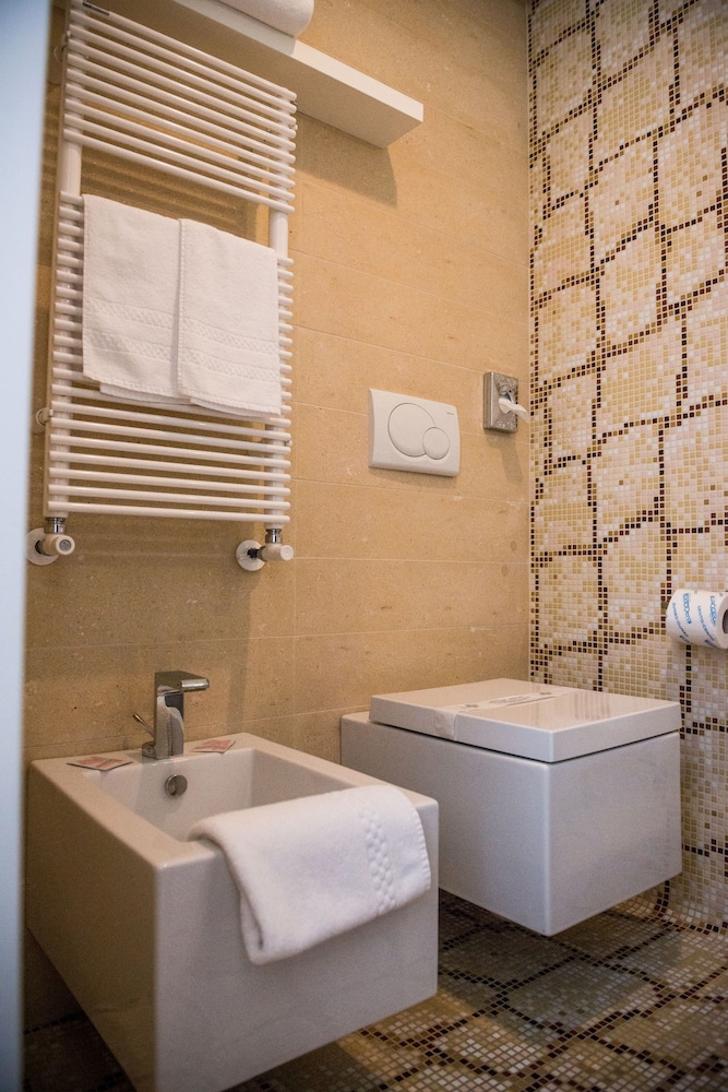 Albergo del Sedile 66/67