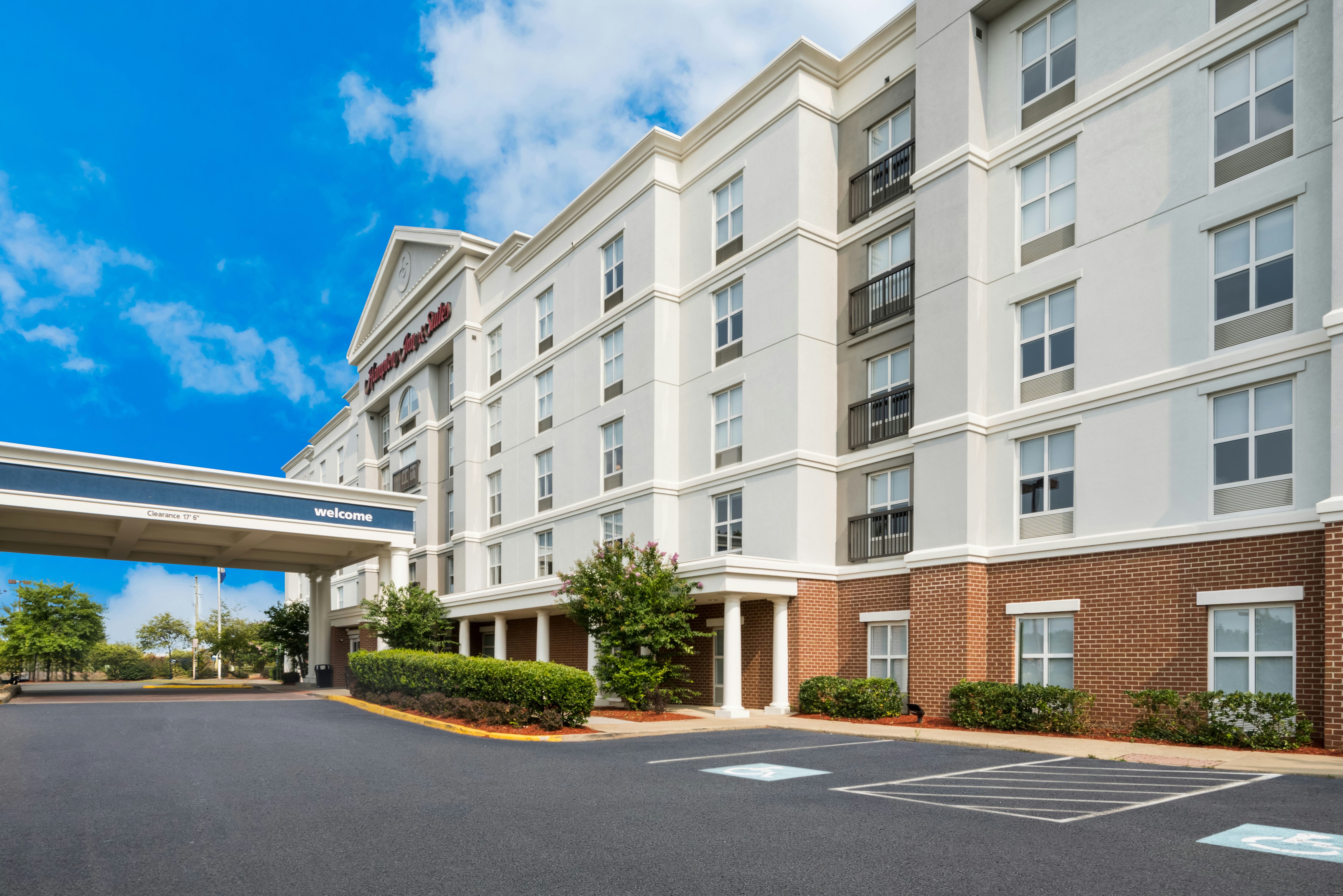 Hampton Inn & Suites Fredericksburg-at Celebrate Virginia 35/39