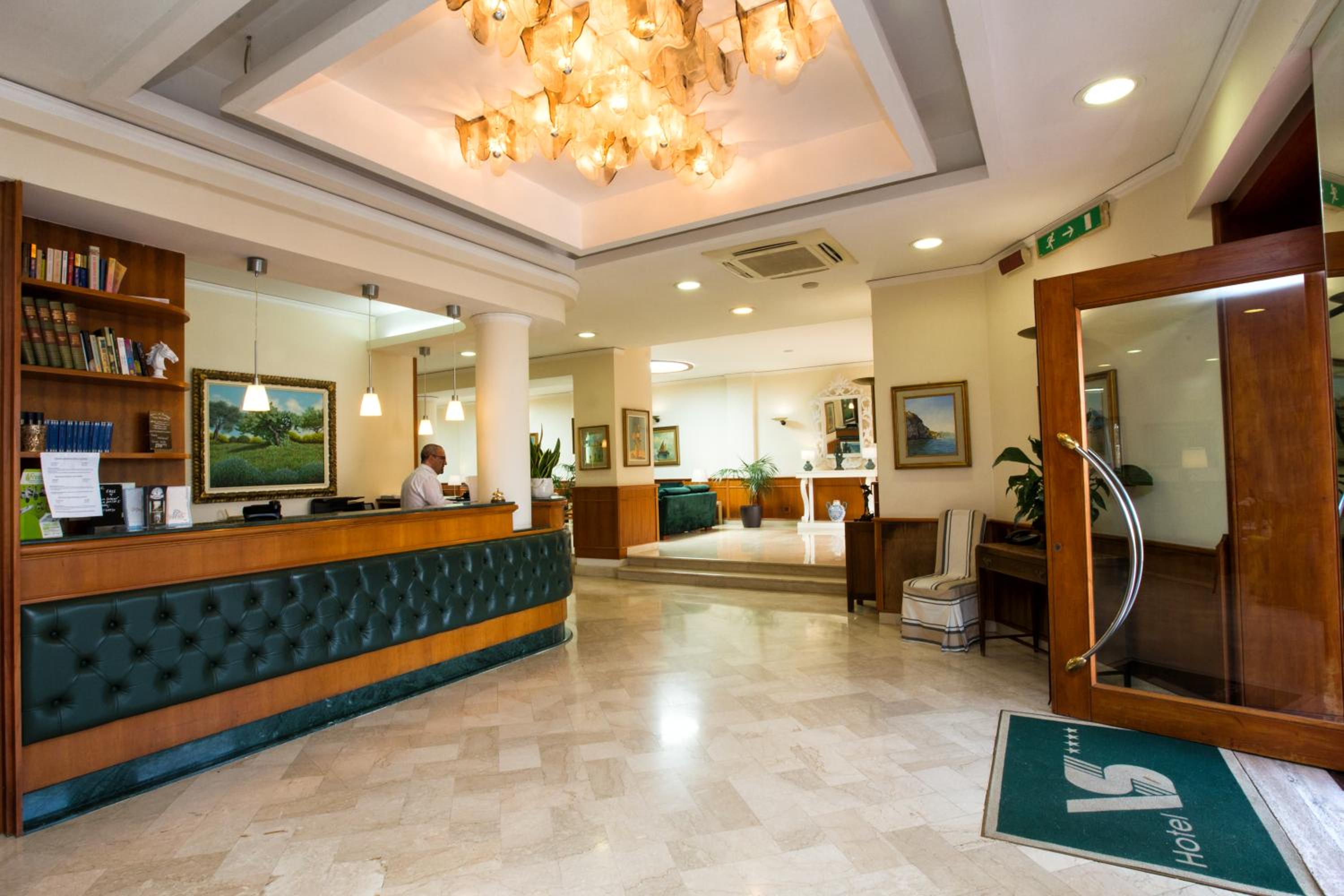 Hotel Villa Serena 7/51
