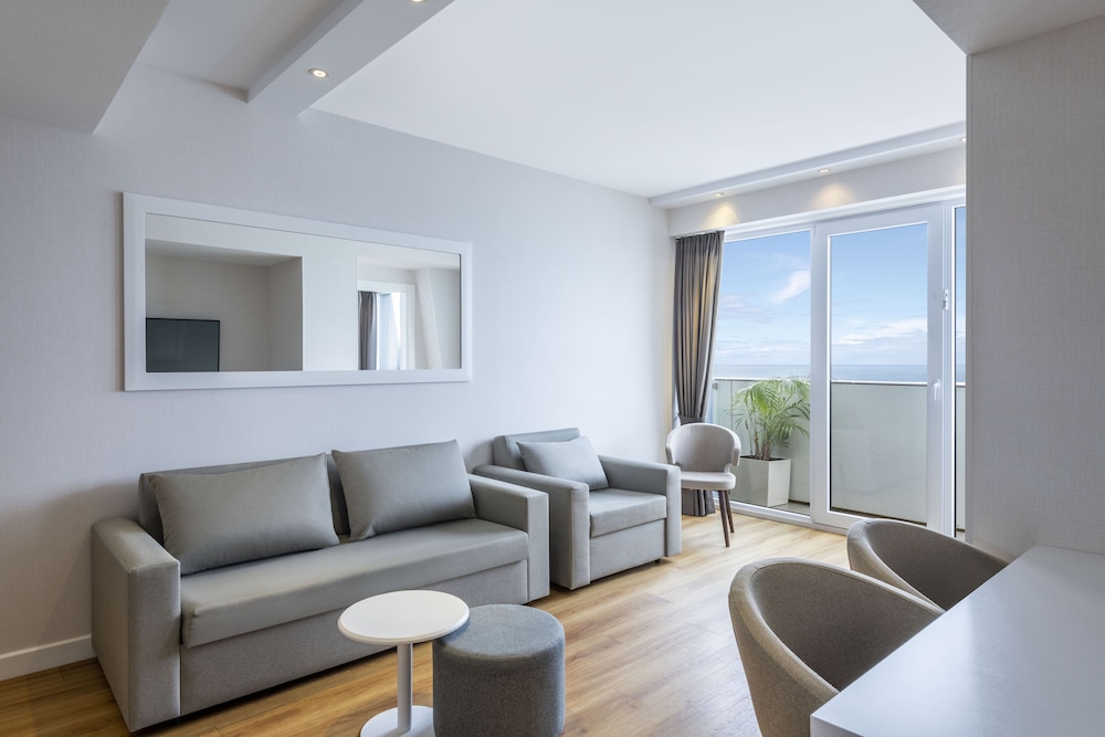 Alliance Palace Batumi 23/45