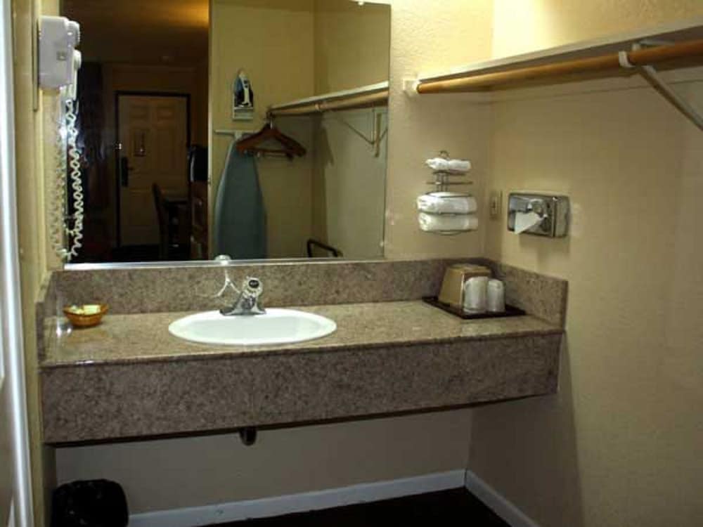 Executive Inn And Suites Sacramento 14/43