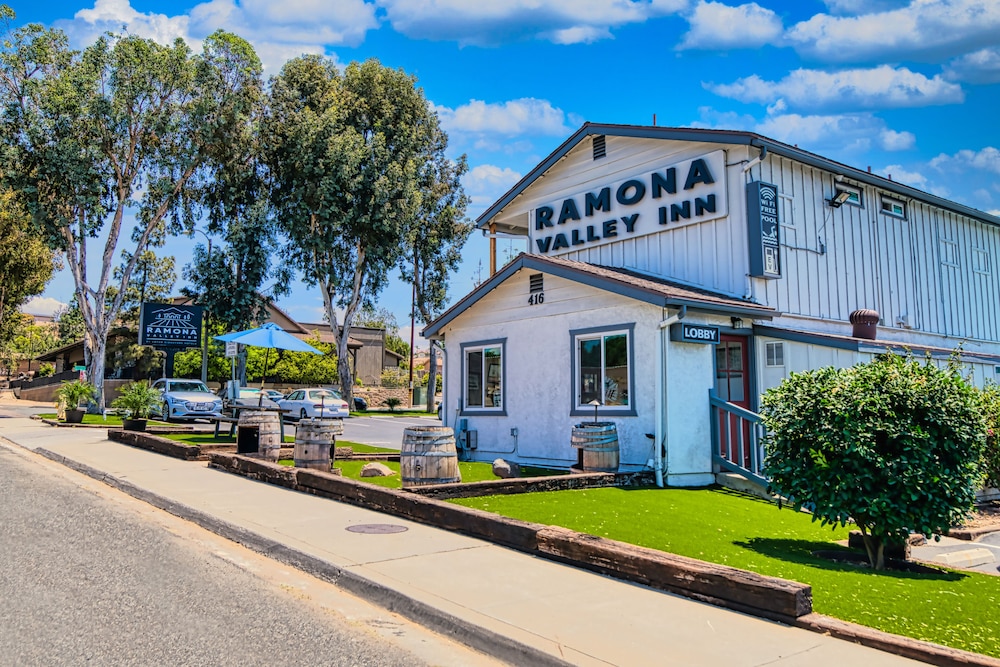 Ramona Valley Inn 53/61