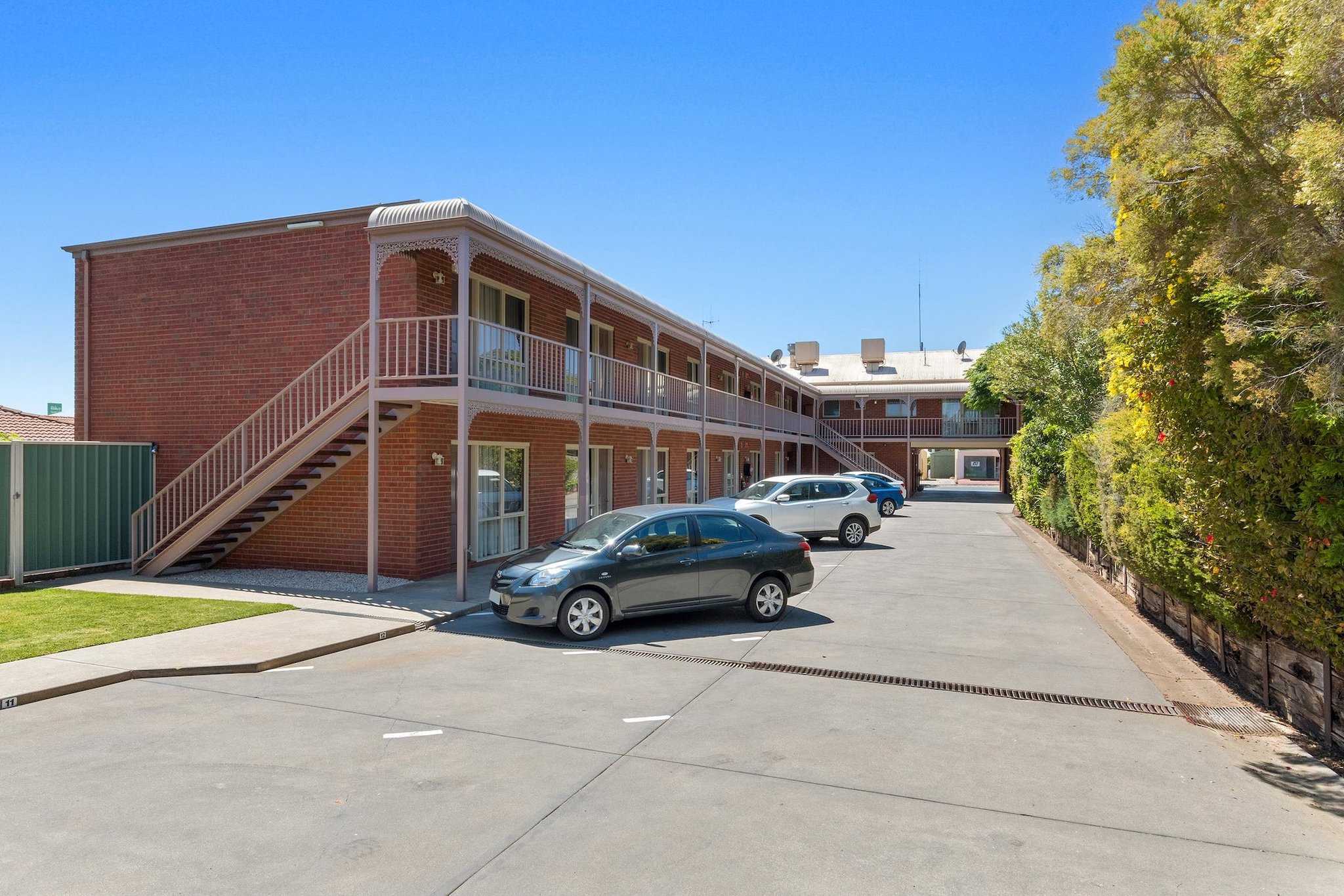 Burke And Wills Motor Inn Swan Hill 35/37
