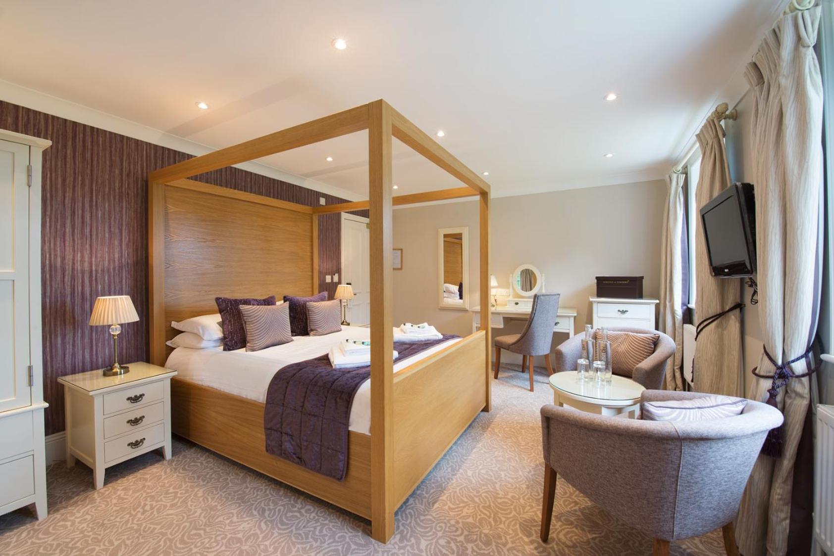 Comfy, Four Poster, Deluxe