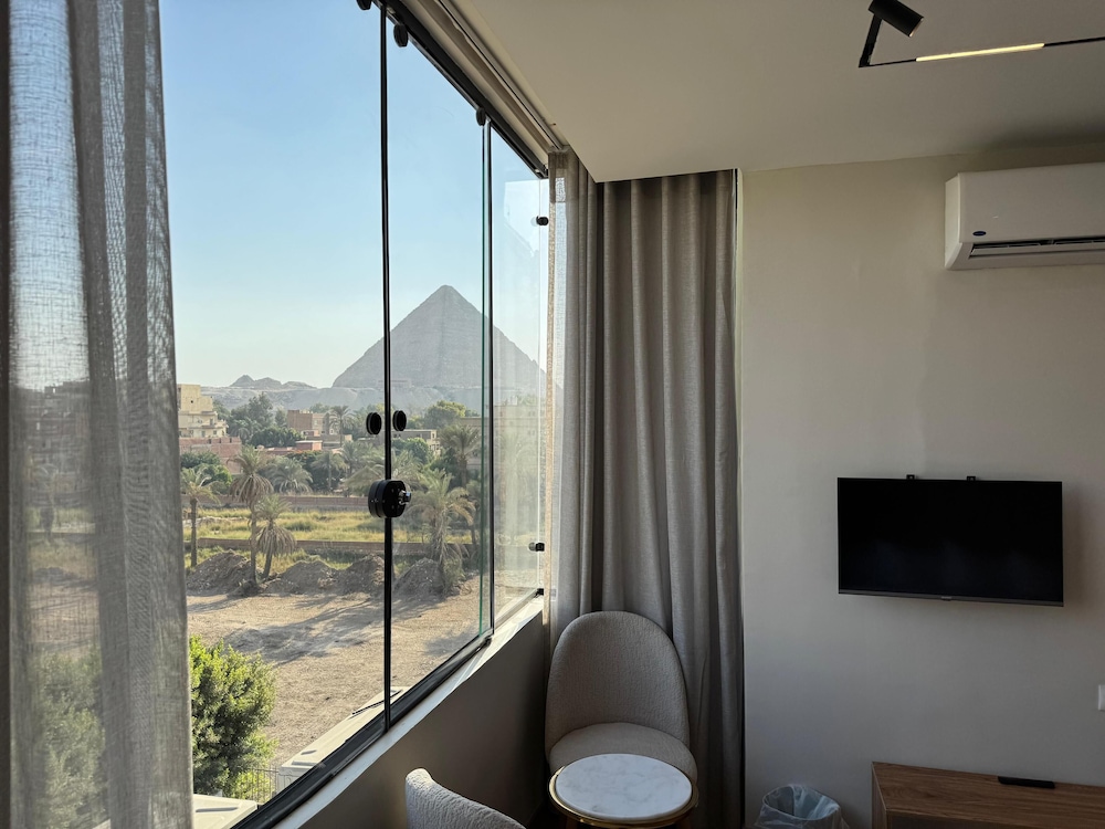 Palacio Pyramids Hotel 64/80
