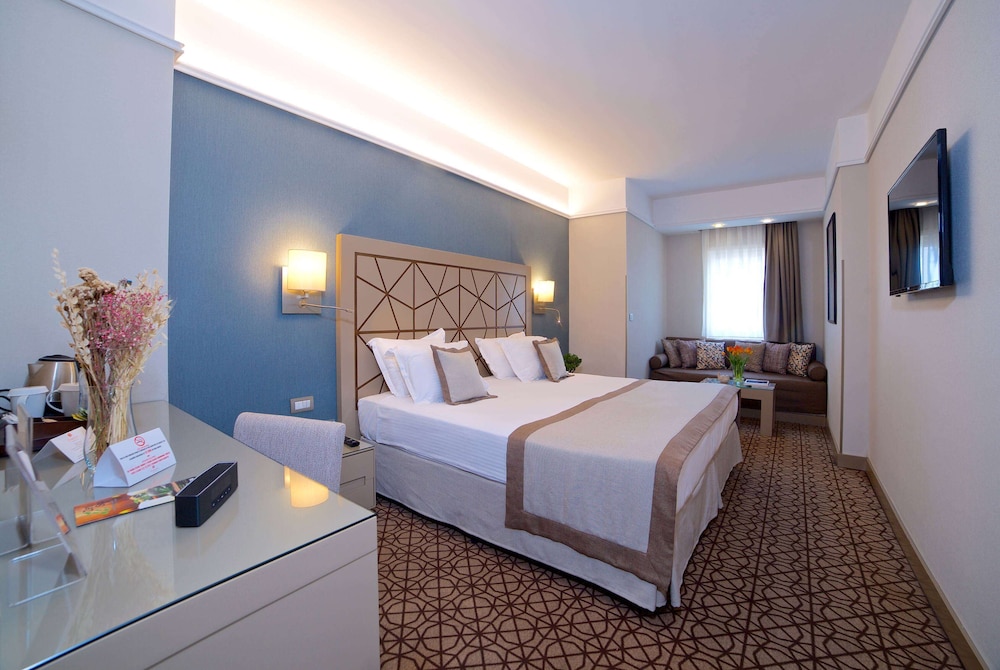 غرفة سوبيريور بسرير كينج، Ramada By Wyndham Istanbul Taksim 6/10