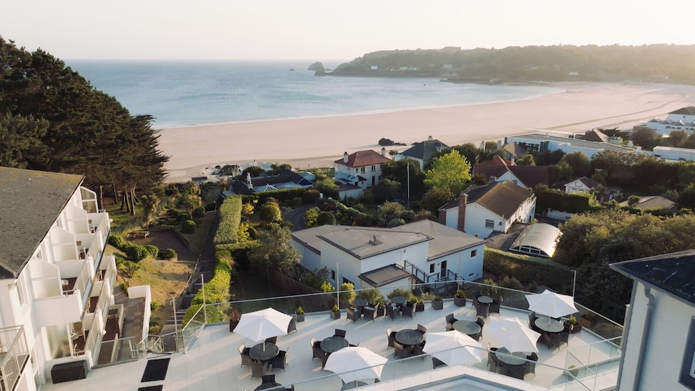 Biarritz Hotel 42/50