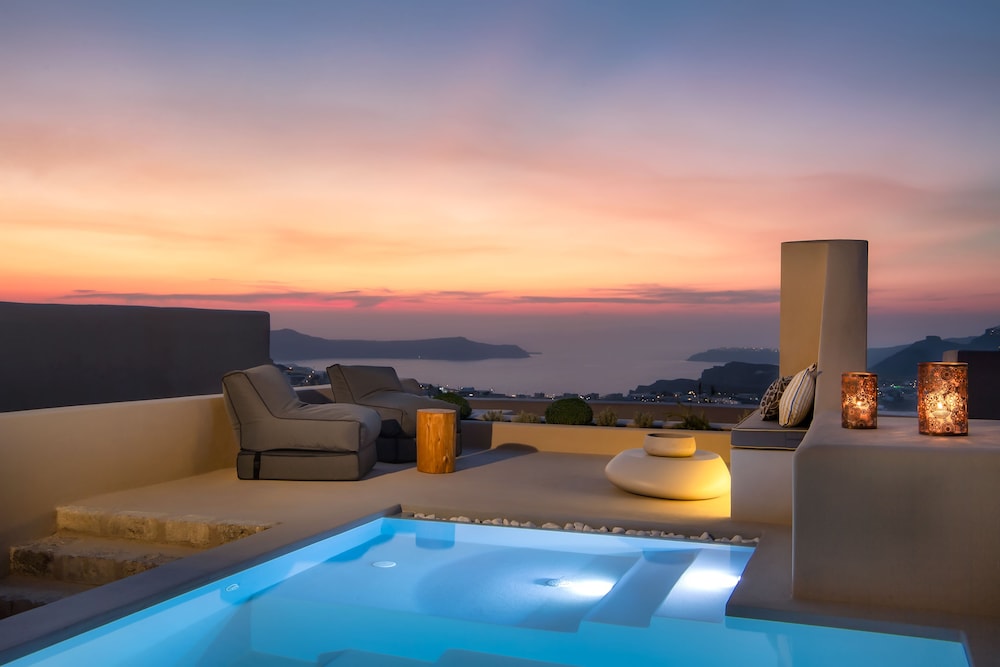 Halcyon Days Suites 37/50