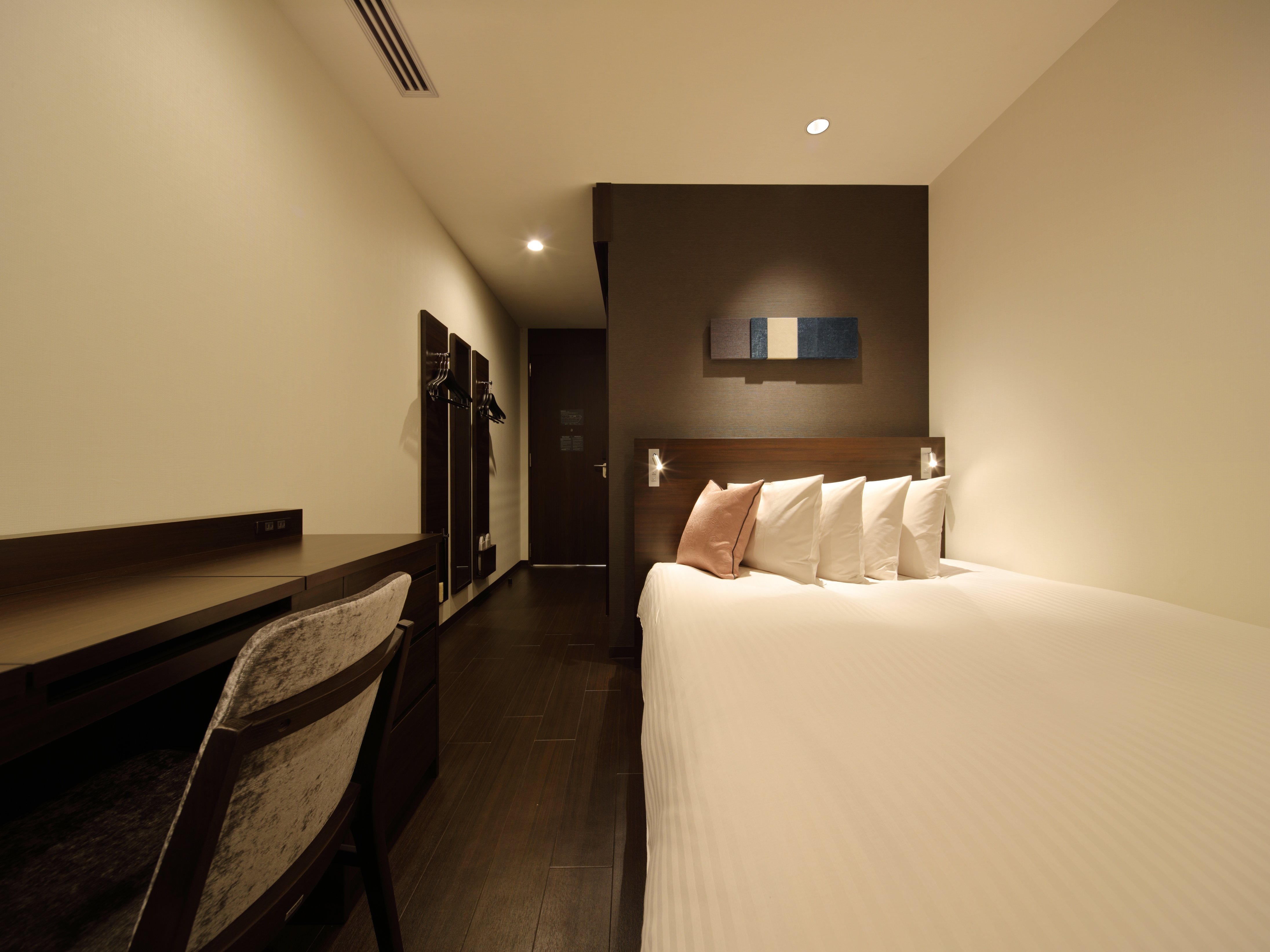 غرفة بسرير مزدوج، Red Roof Inn And Suites Osaka Namba Nippombashi 4/10