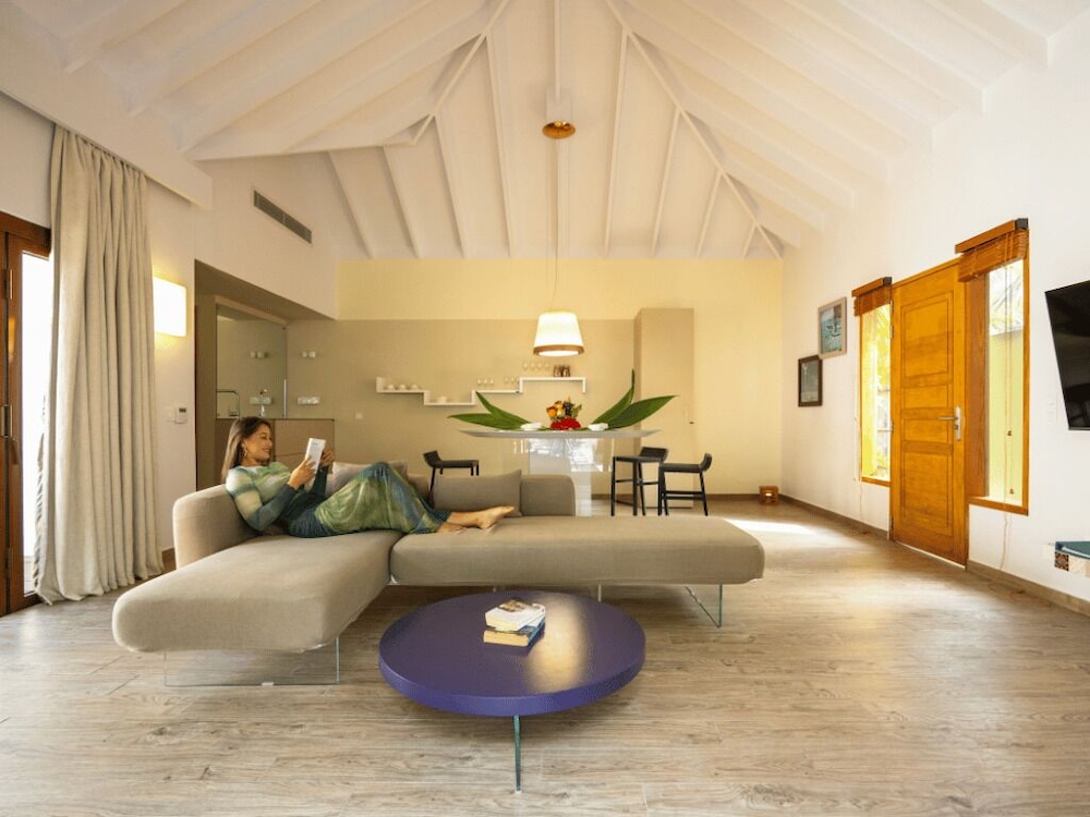 Cocoon Maldives 192/204