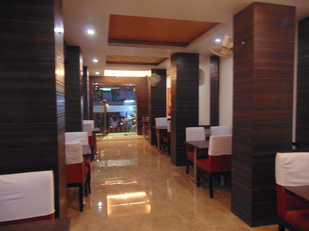 Hotel Saffron 47/50