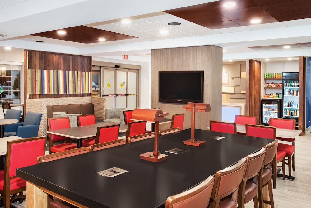 Holiday Inn Express Haskell-Wayne Area 59/75