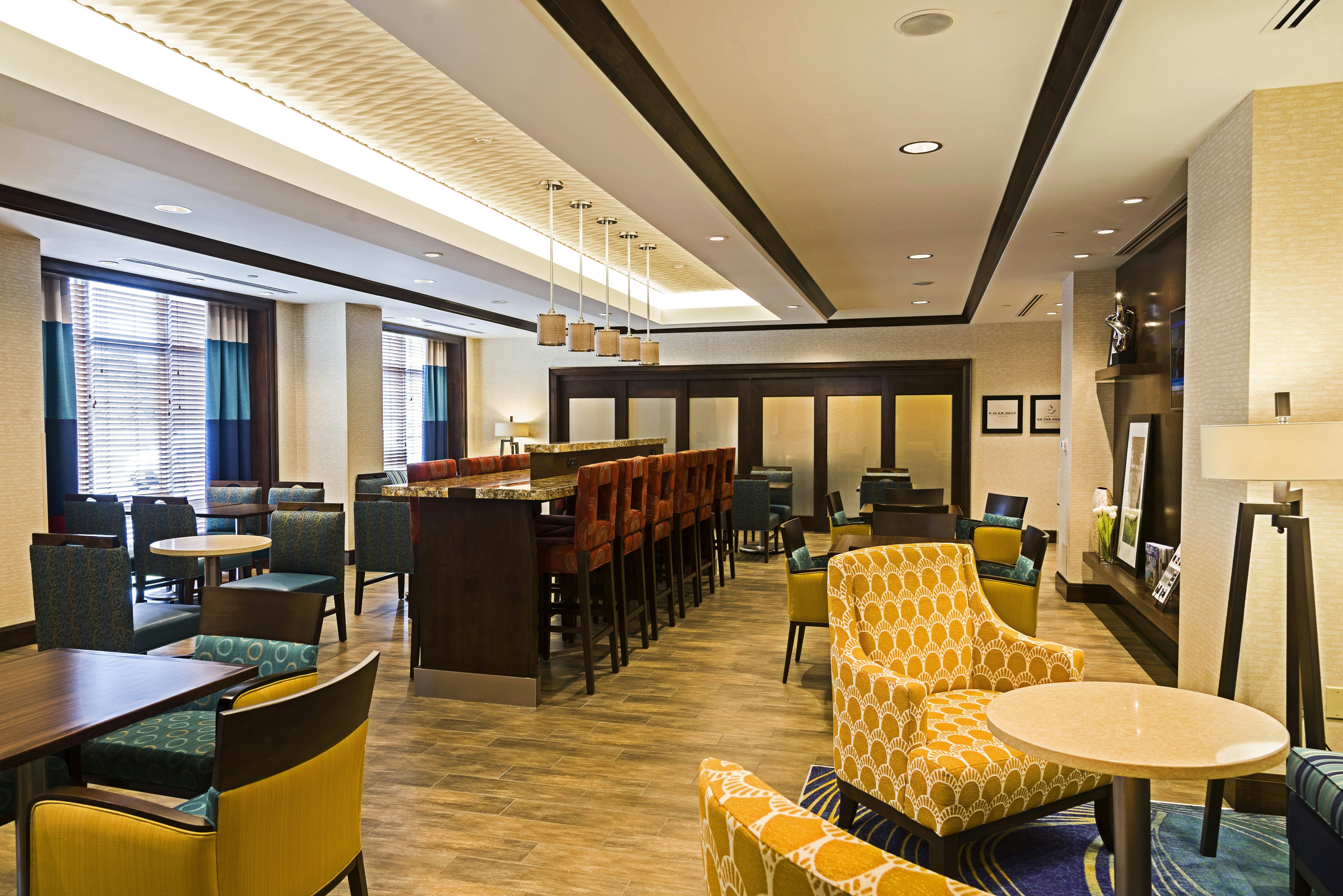 Hampton Inn by Hilton Ottawa Airport 17/26