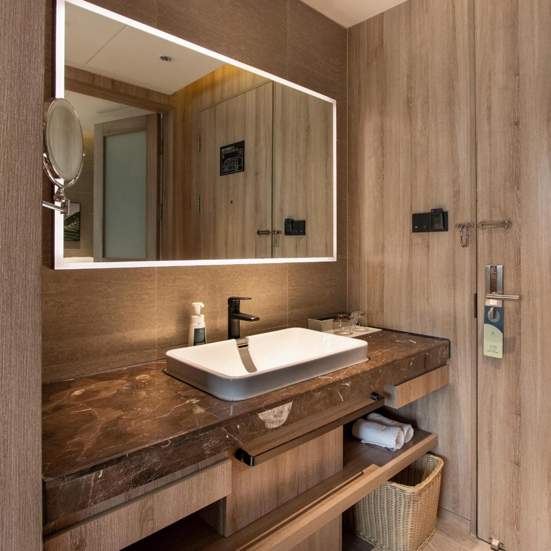 Atour Hotel - Xiaoshan People s Square 57/62