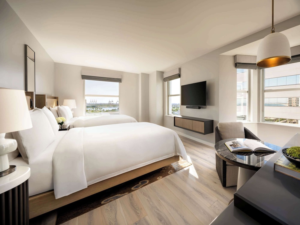 FAIRMONT, 2 QUEEN BEDS, CITY VIEW, ACCESSIBLE