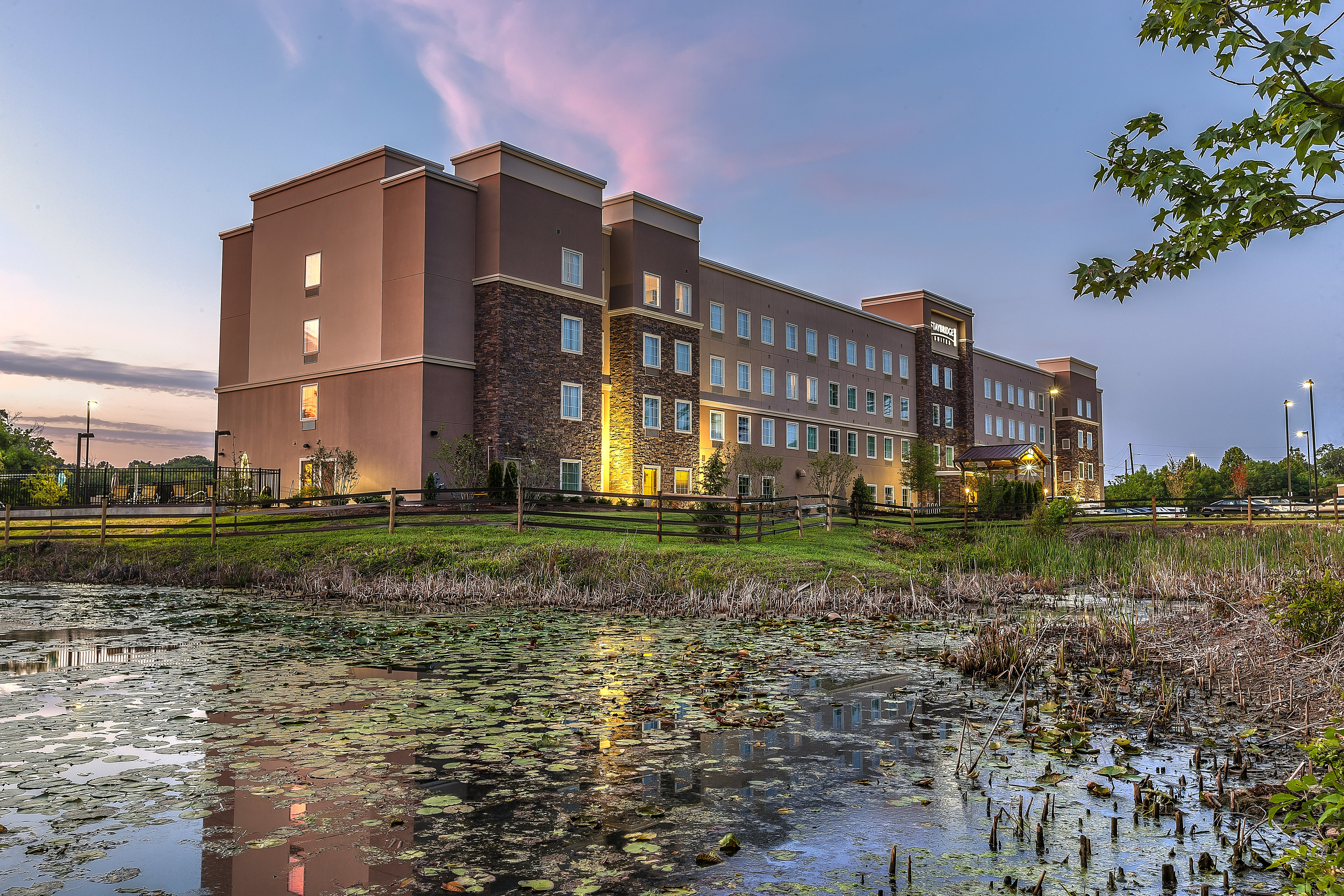 Staybridge Suites Knoxville-West 6/42