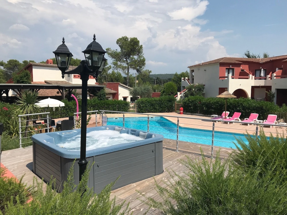Les Pins Blancs de Provence 48/50