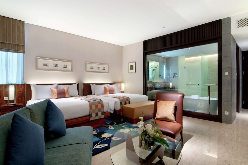 Hilton Bandung 40/54