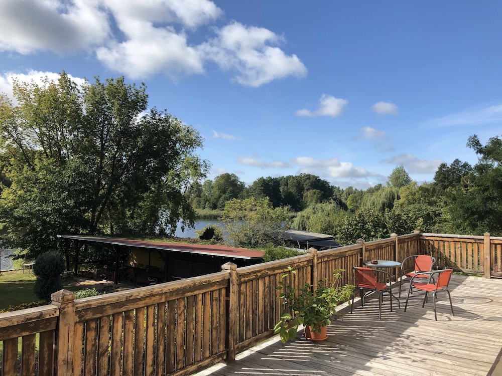Riverside Inn 4/66