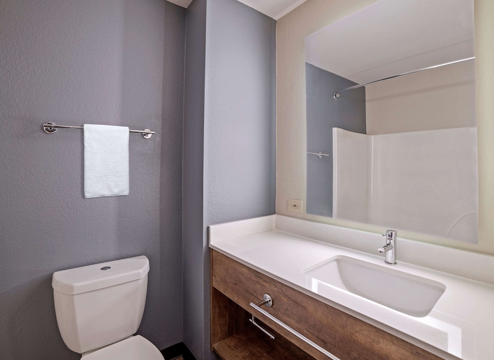 Extended Stay America Suites Miami Airport Doral 38/39