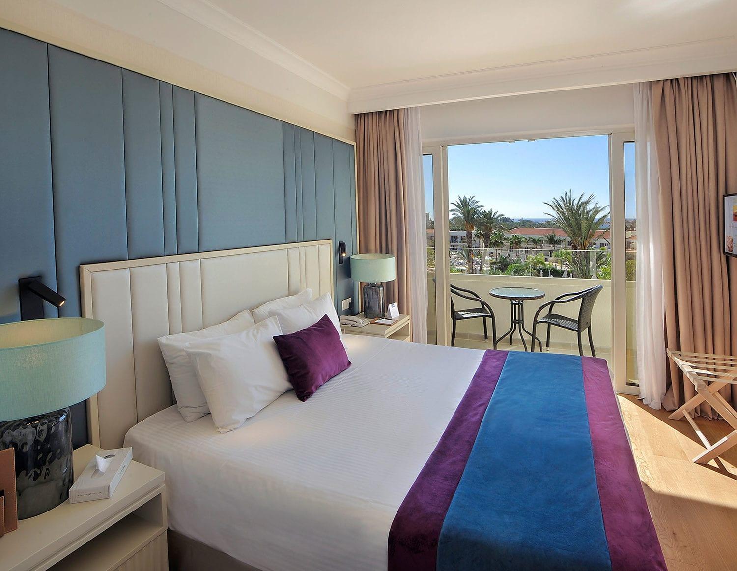 Junior Suite, Garden and Pool View