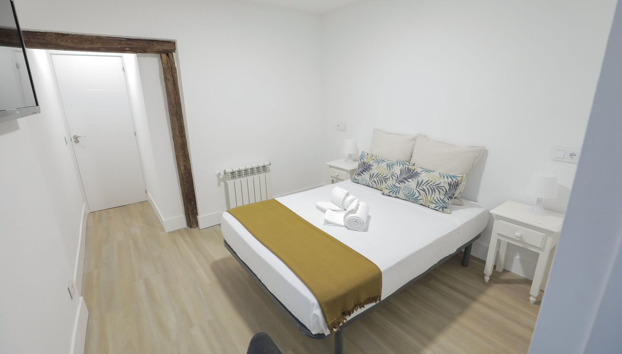 Deluxe, Double Bed