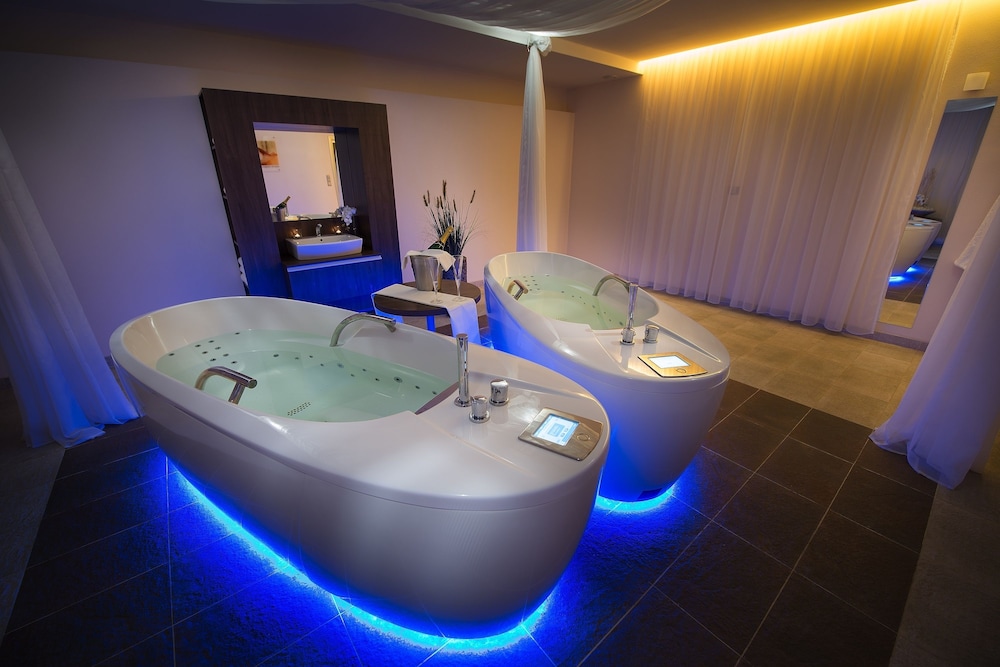 Wellness Hotel Diamant (ex Relaxacni A Regeneracni Centrum) 33/50