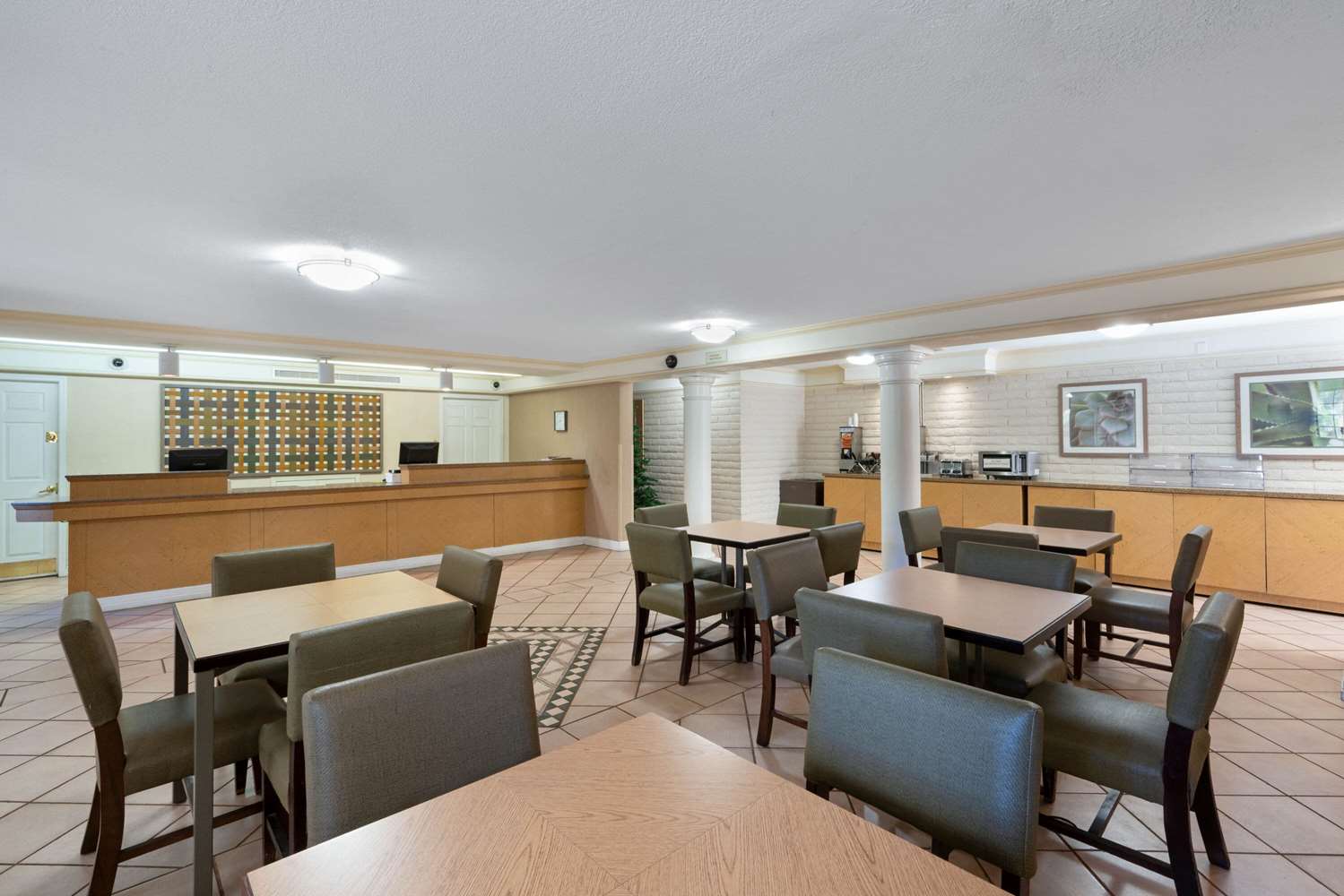 La Quinta Inn Phoenix Sky Harbor Airport 29/40