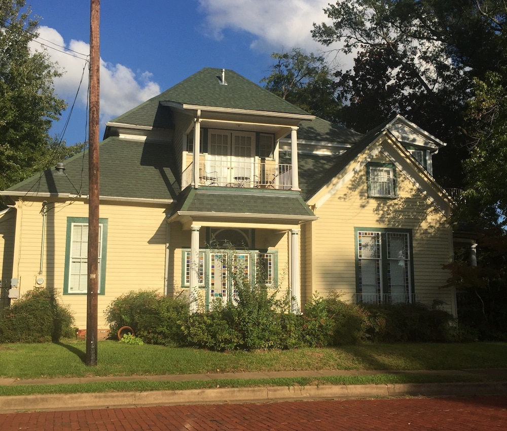 Woldert-Spence Manor 3/29