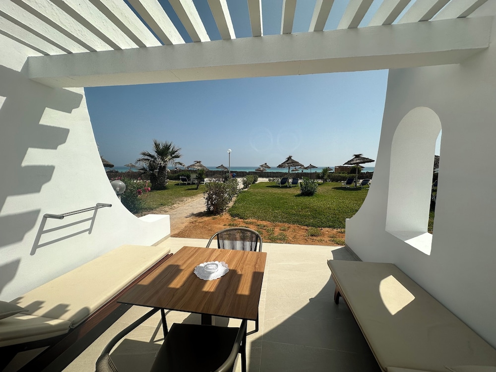 Al Jazira Beach 50/68