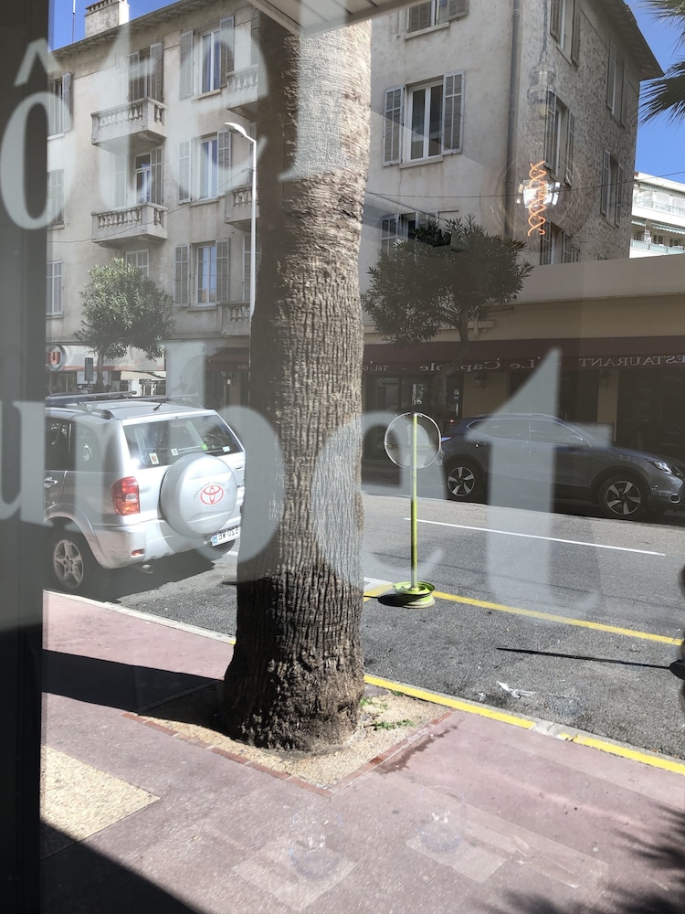 Hotel Courbet 50/60