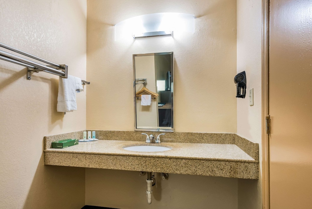 Quality Inn Cullman I-65 Exit 310 17/30