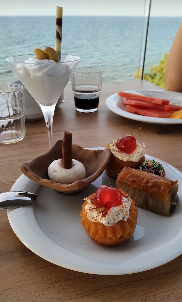 Golden Coast Resort 19/46