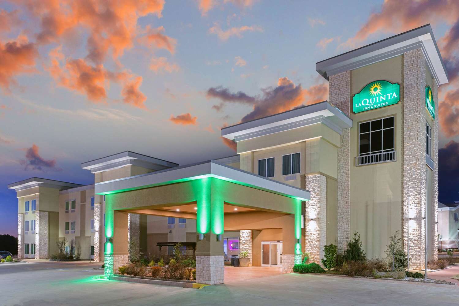La Quinta Inn & Suites by Wyndham Guthrie 2/47